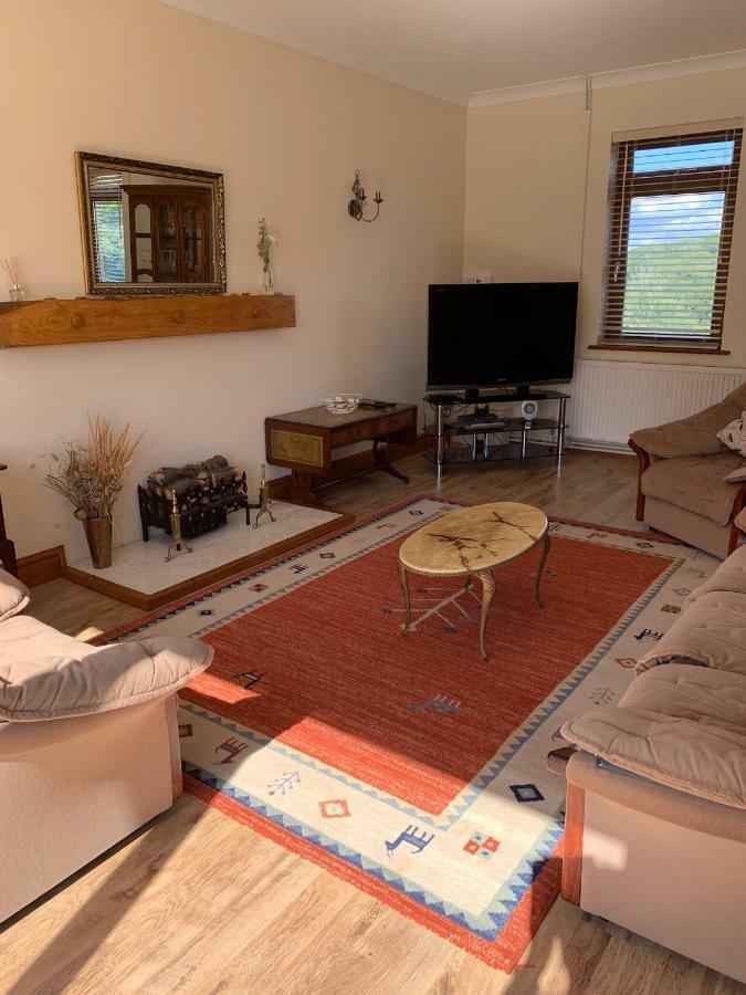 Penddaulwyn Uchaf Farm # Carmarthenshire Daire Nantgaredig Dış mekan fotoğraf